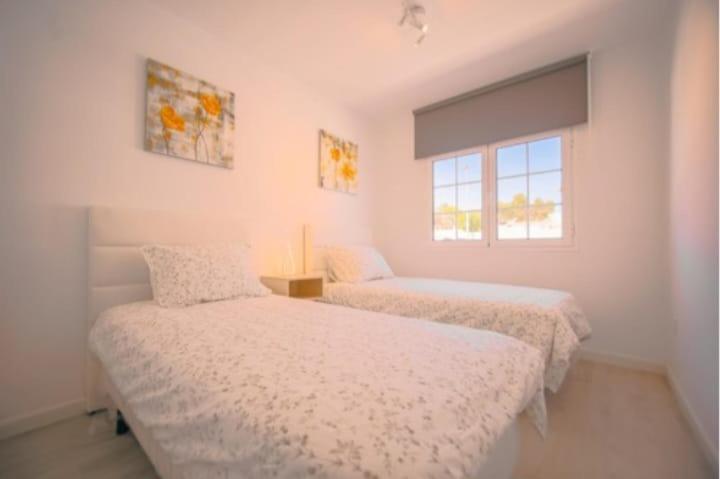 Atlantic View 1B 2 Bedrooms Ground Floor, Complex Featured On A Place In The Sun Puerto del Carmen  Extérieur photo